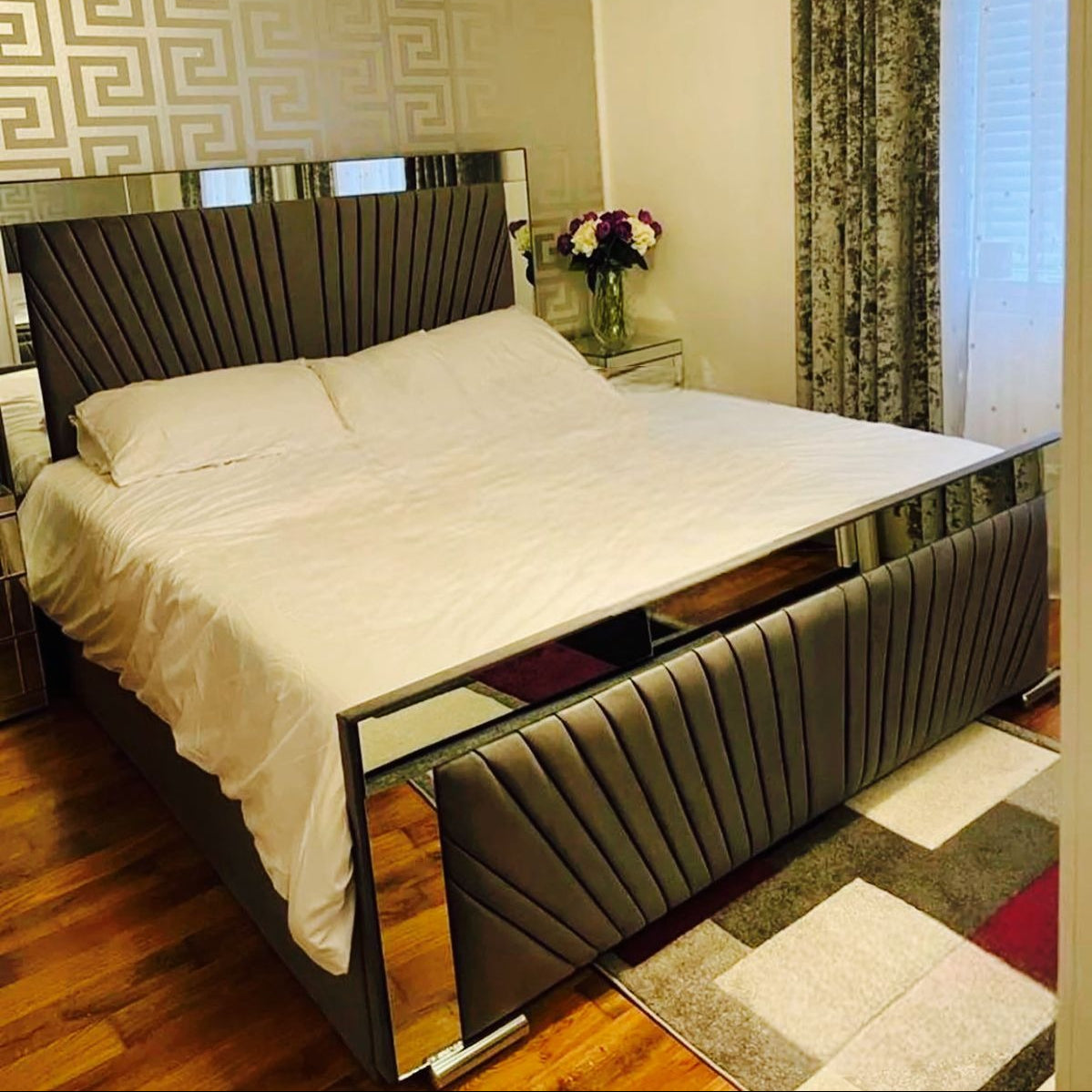 Mirror beds
