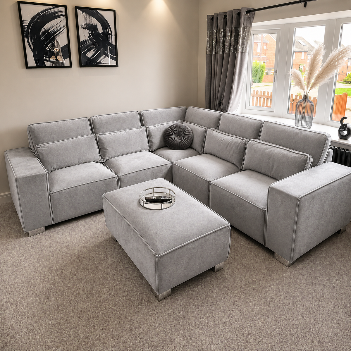 Salone Sofa – Refined Finish & Sophisticated Living